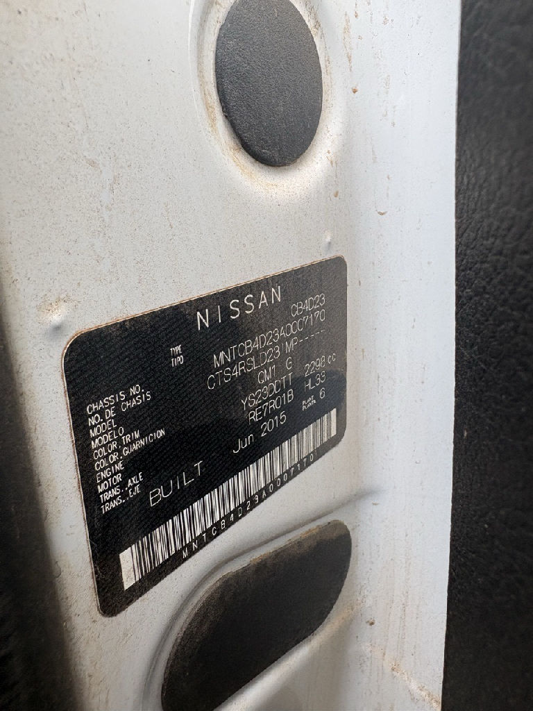 NP300 2015 Nissan Navara photo 3