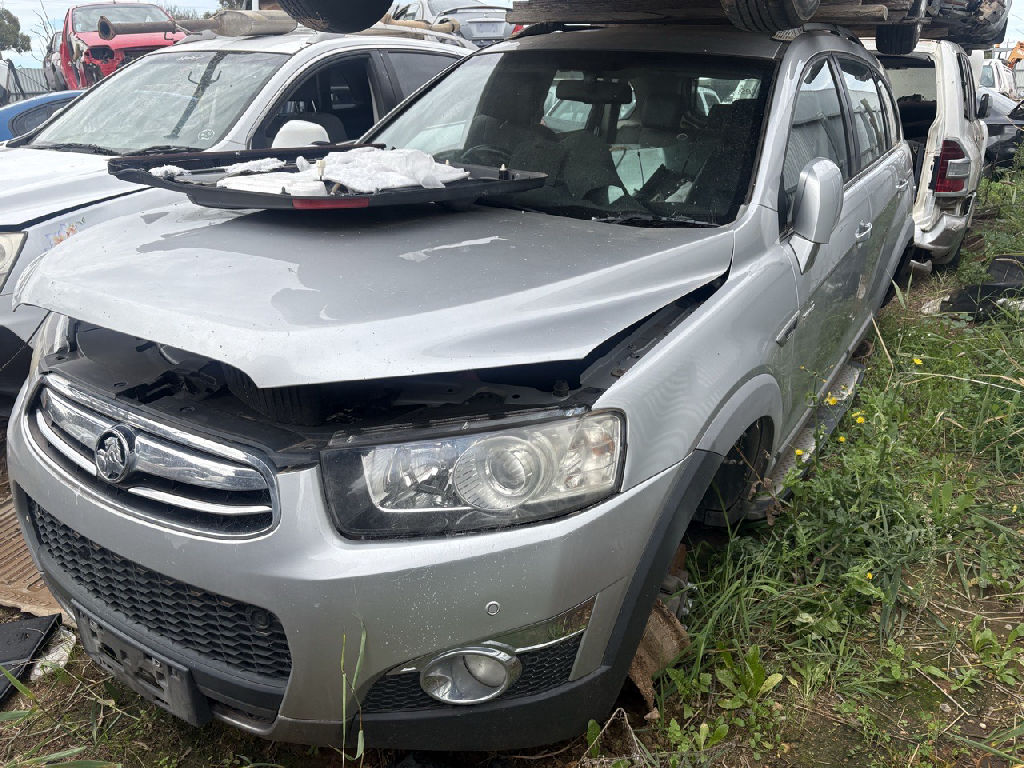 SERIES 2 2013 Holden Captiva photo 2