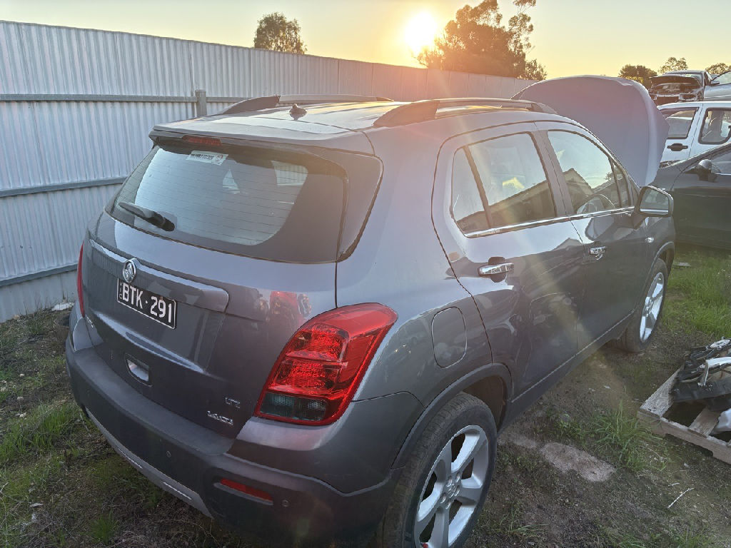 TJ 2014 Holden Trax photo 3