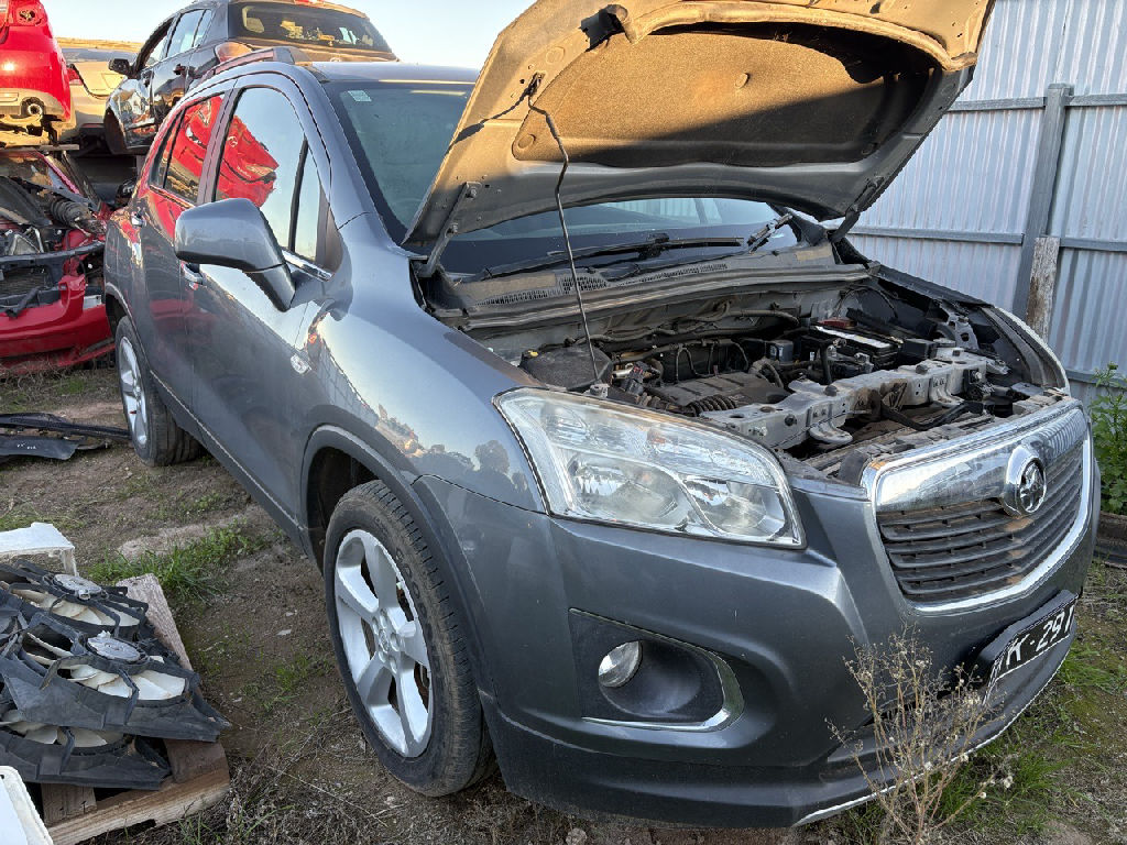 TJ 2014 Holden Trax photo 4