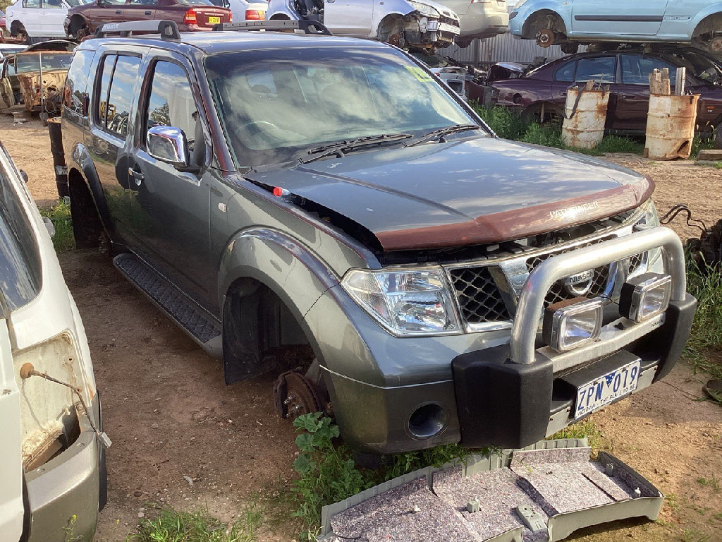 R51 2005 Nissan Pathfinder photo 4
