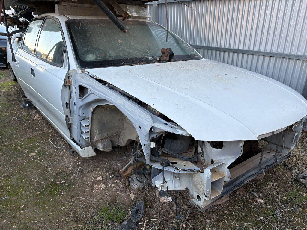 VZ CREWMAN 2005 Holden Commodore