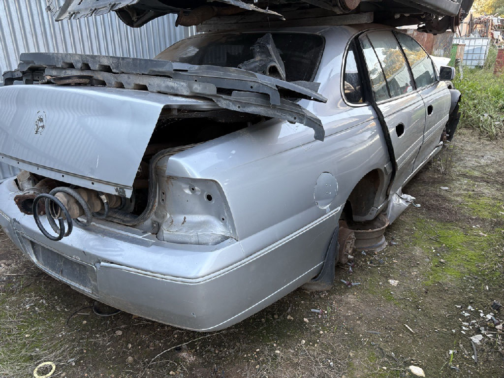 WL 2005 Holden Statesman photo 2