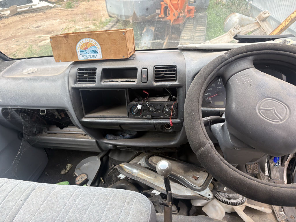 1999 Ford Econovan photo 5