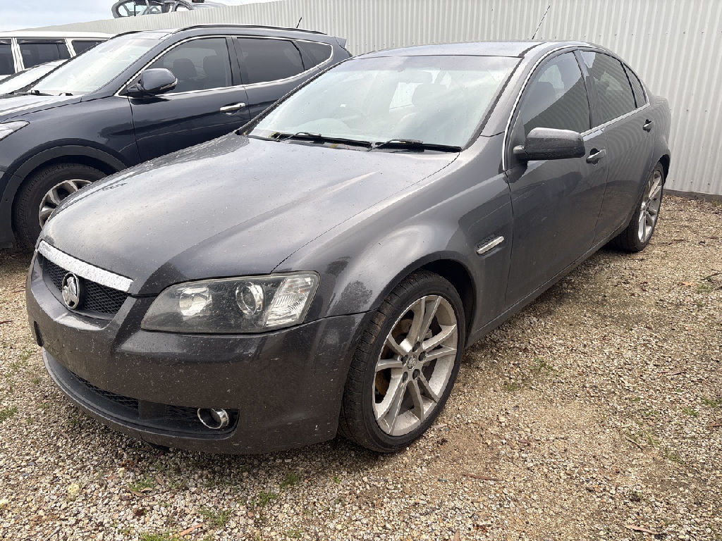 VE CALAIS SERIES 1 2008 Holden Commodore photo 2
