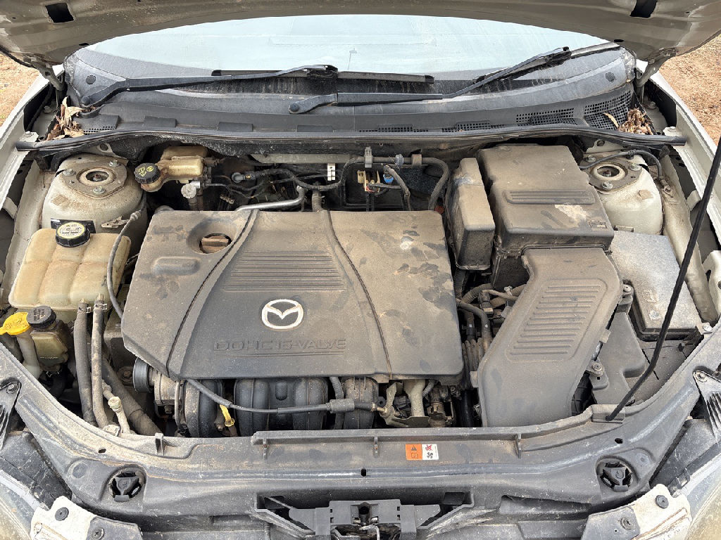 BK 2004 Mazda 3 photo 2