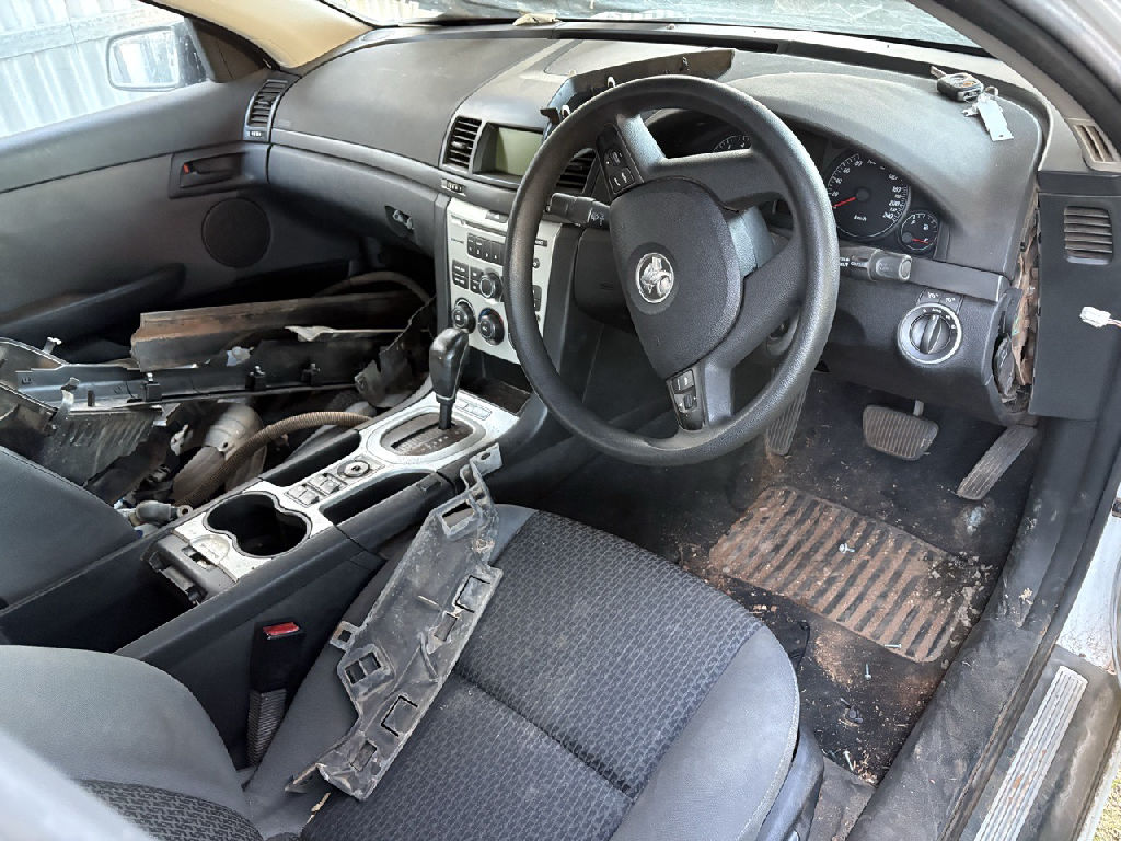 VE 2008 Holden Commodore photo 3