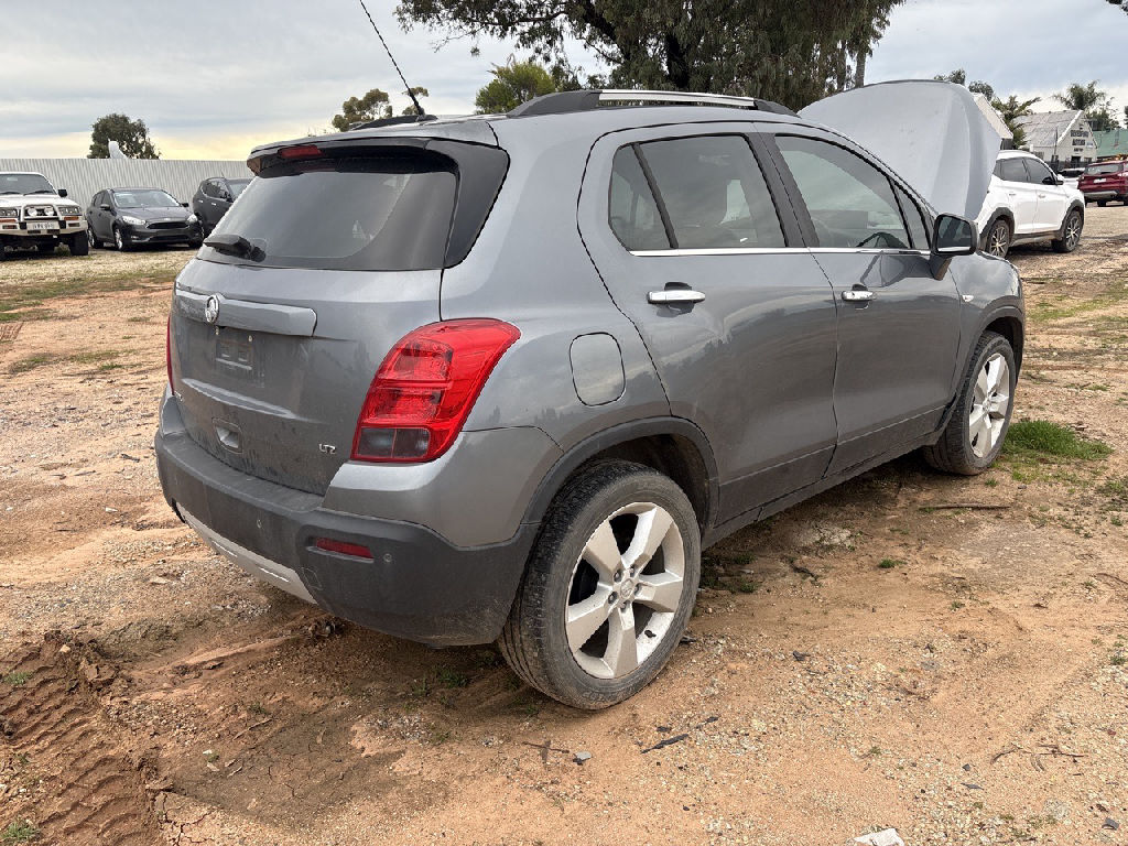 2010 Holden Trax photo 3