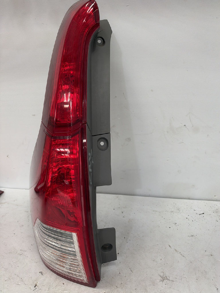 LH TAIL LIGHT photo 2