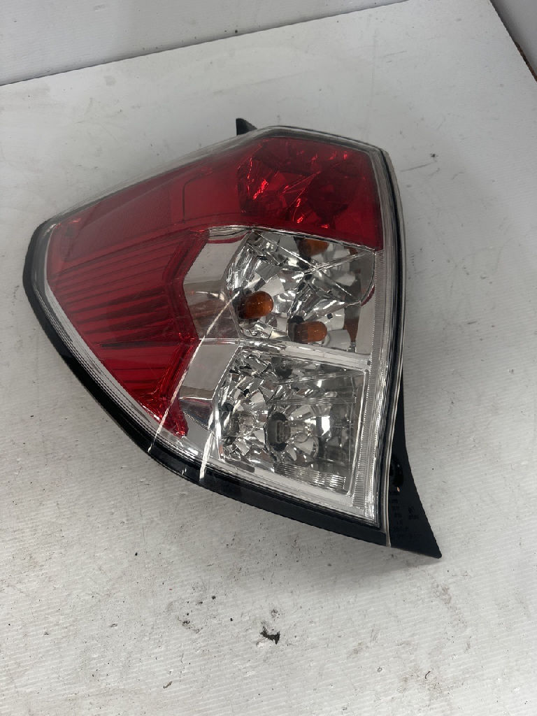 Lh Tail Light photo 2