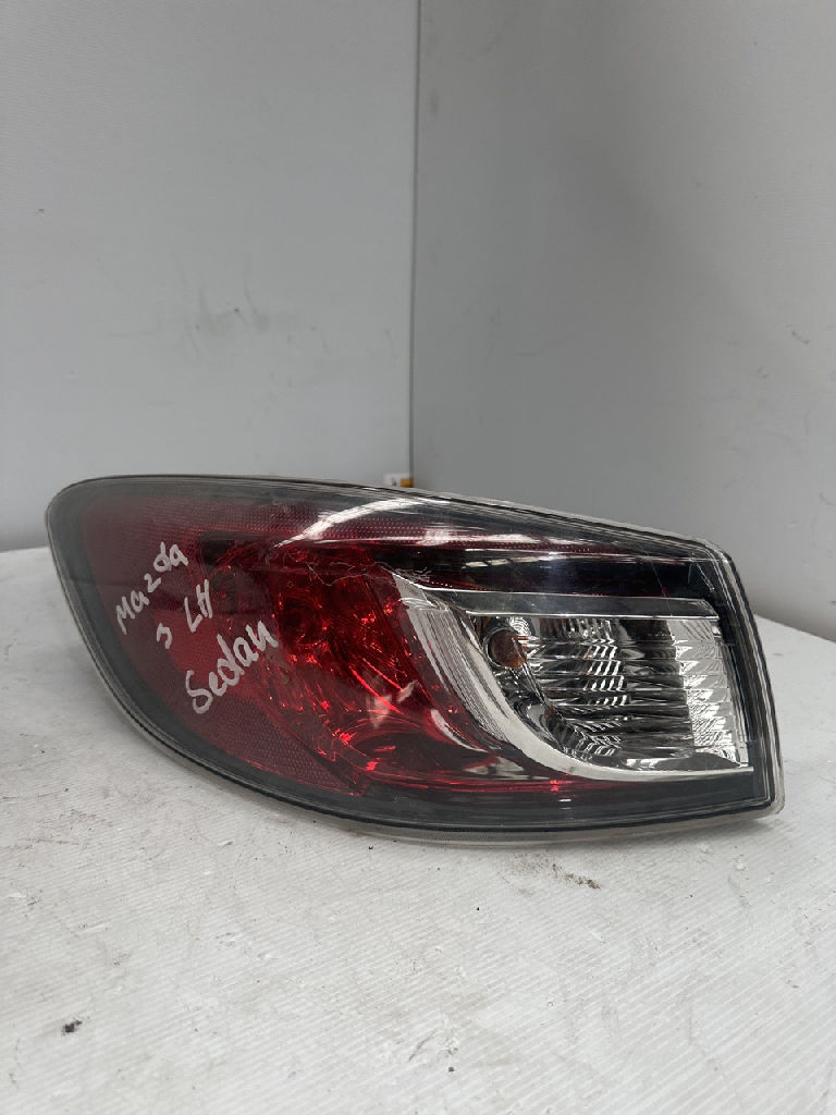 Lh Tail Light photo 4