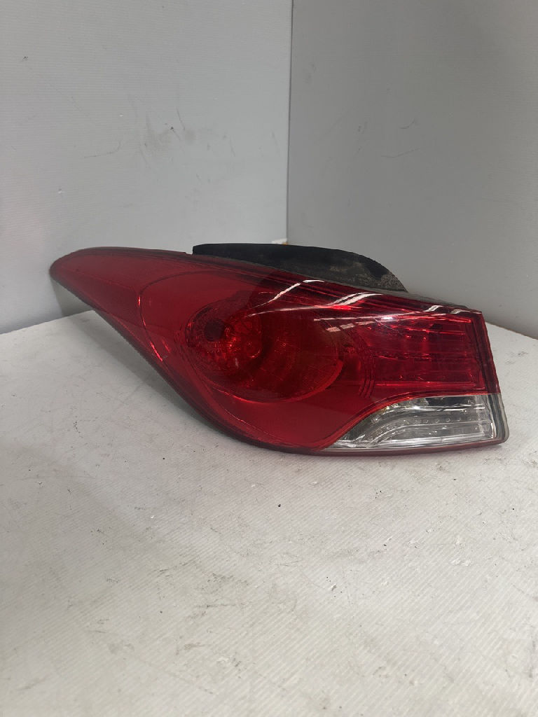 Lh Tail Light photo 2