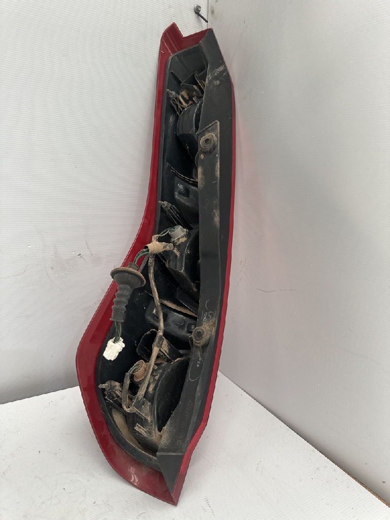 RH tail light photo 4