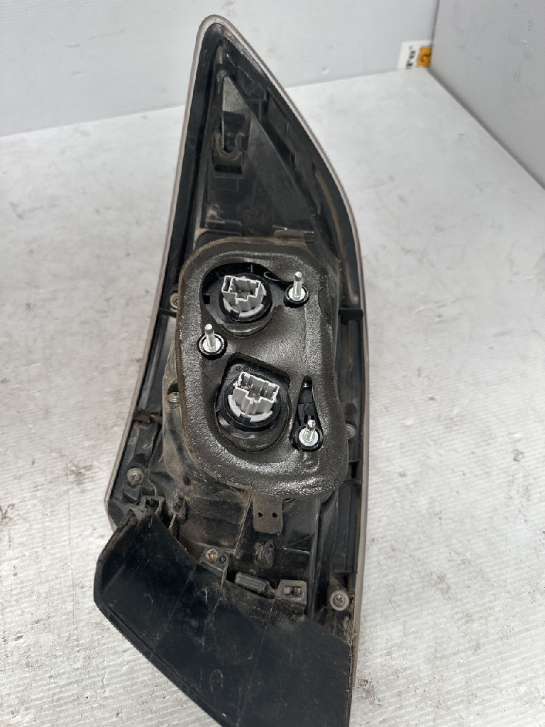 RH tail light photo 4