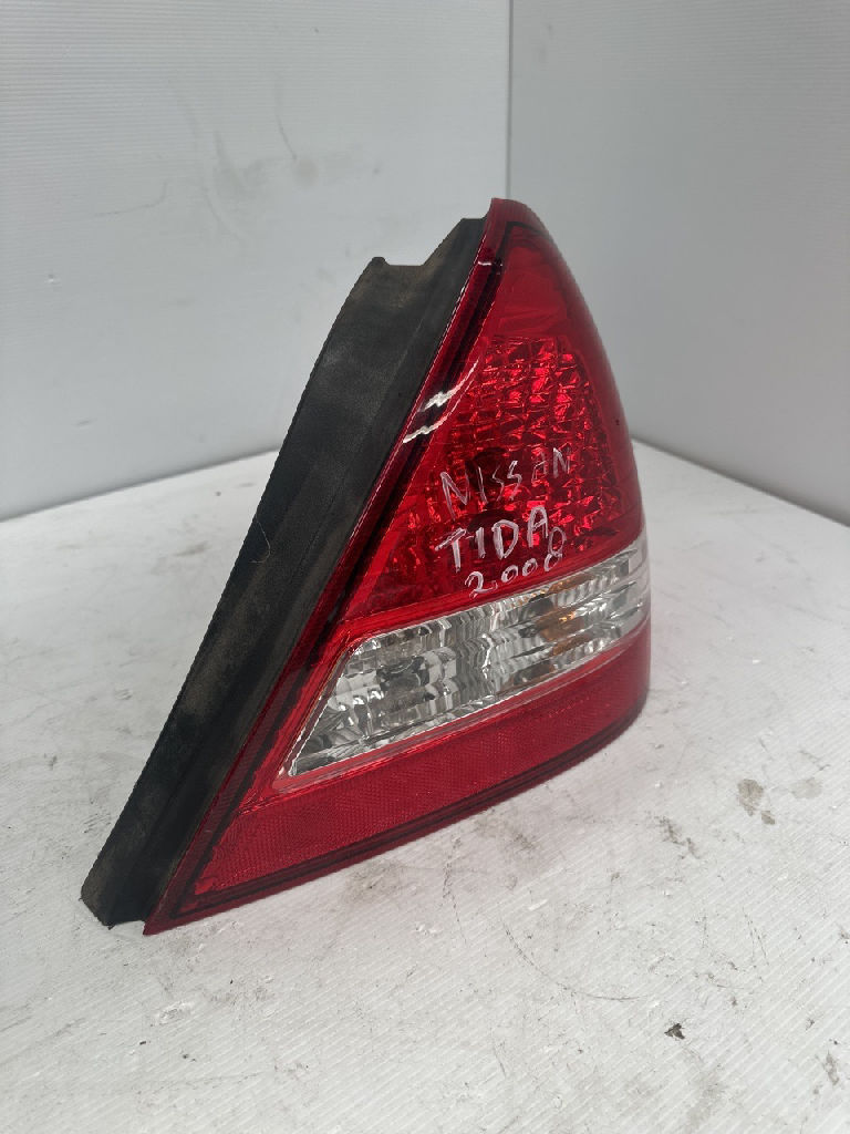 Lh Tail Light photo 5