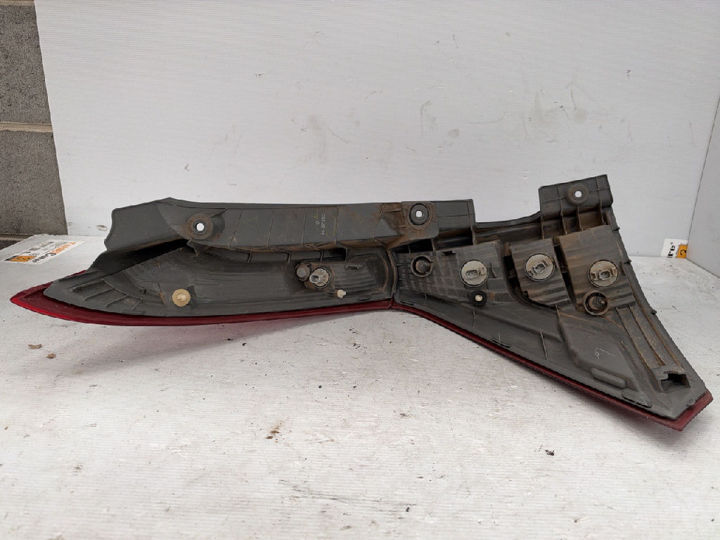 RH tail light photo 3