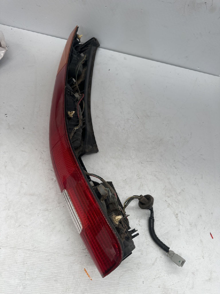 RH tail light photo 4
