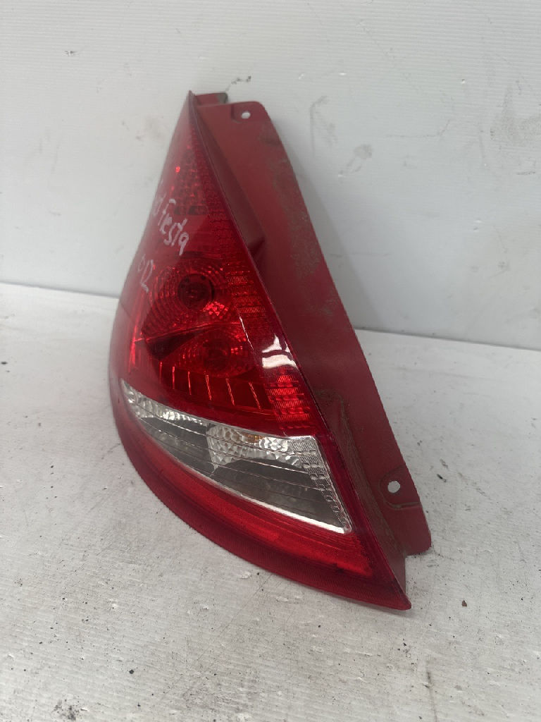 Lh Tail Light photo 2