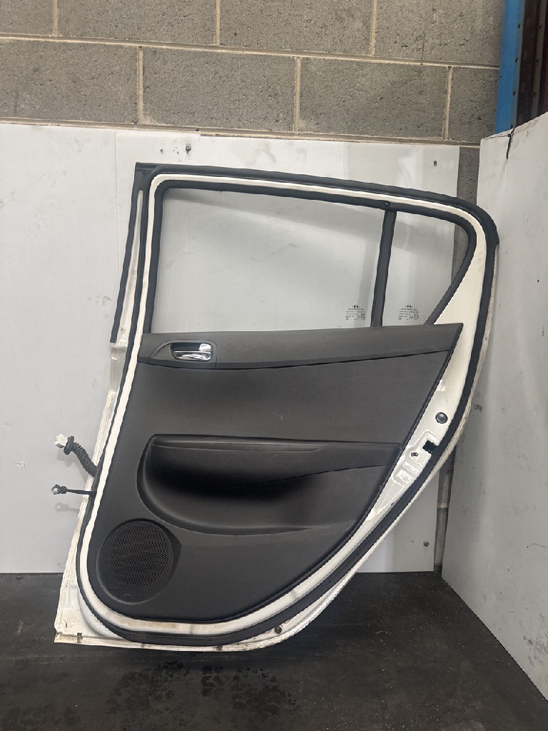 Rh Rear Door photo 3