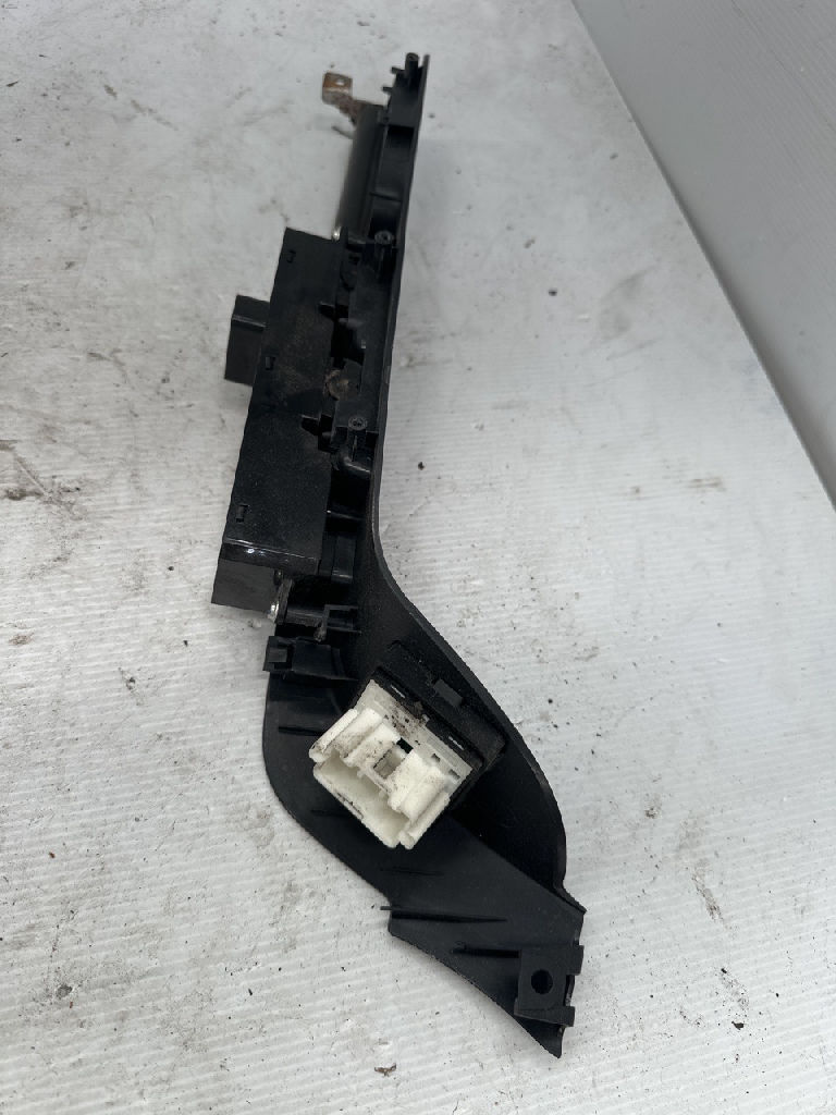 Master Window Switch photo 2