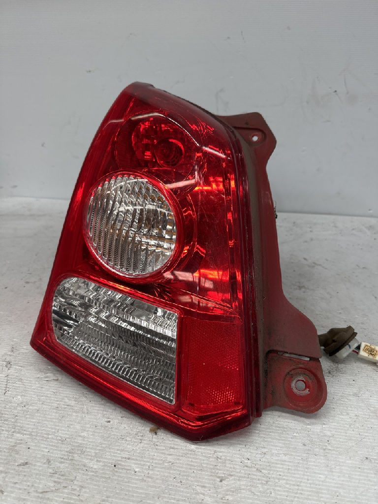 LH TAIL LIGHT photo 3