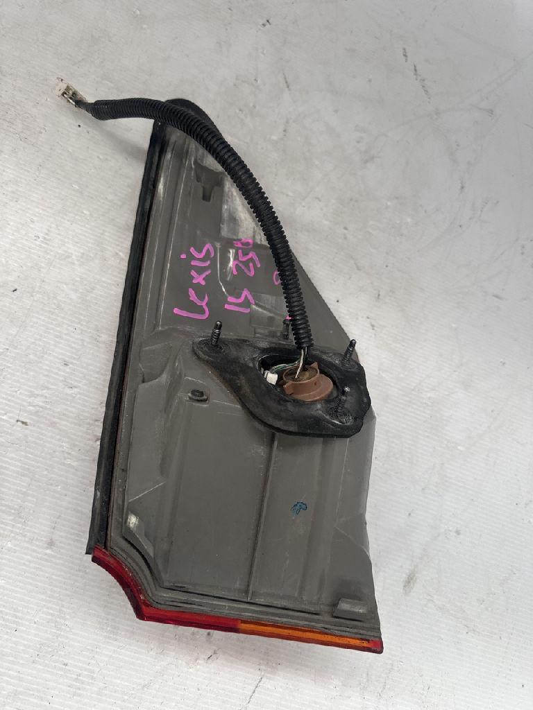 Lh Tail Light photo 2