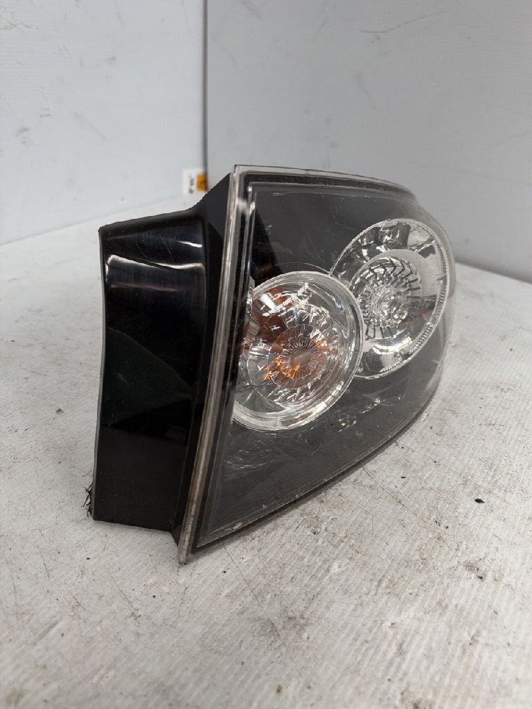 RH tail light photo 2