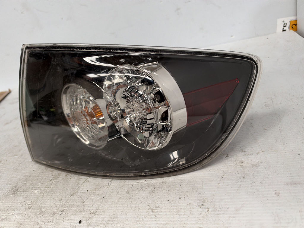 RH tail light photo 3