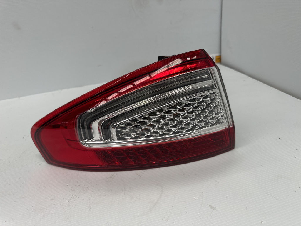 Lh Tail Light photo 3