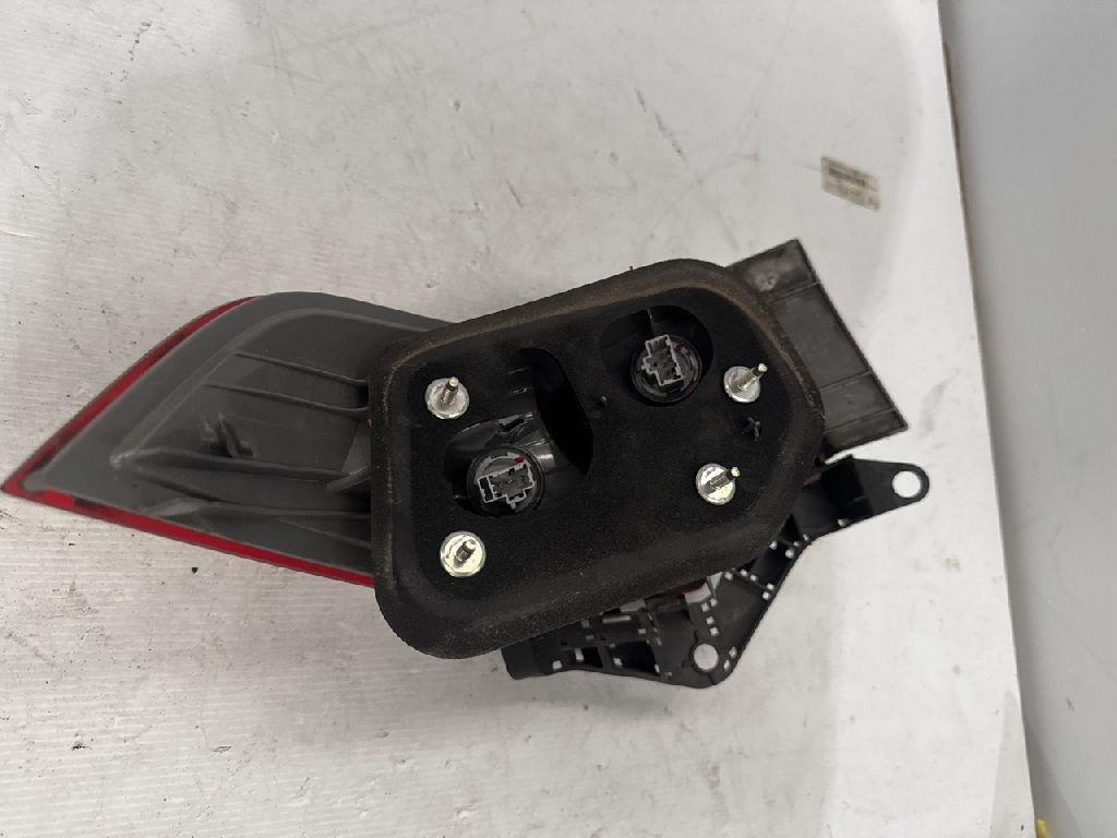 RH tail light photo 3