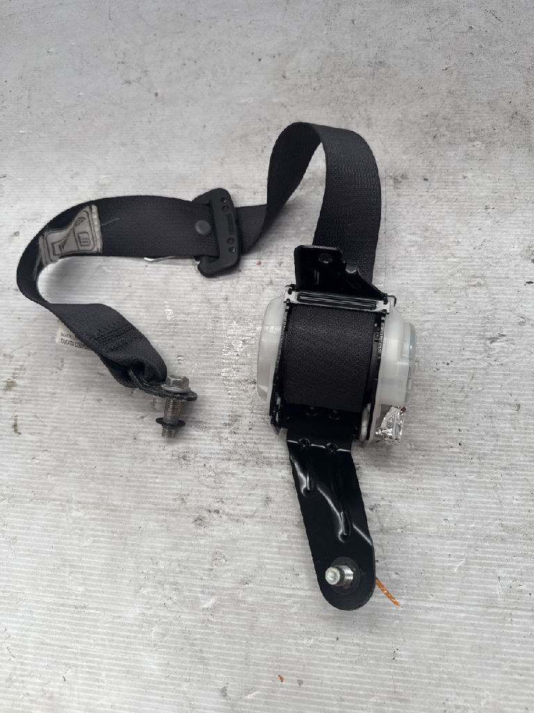 Rh Front Seat Belt photo 3