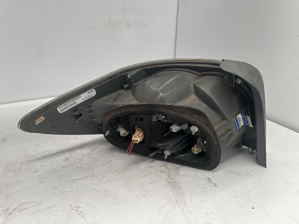 Rh Tail Light photo 2