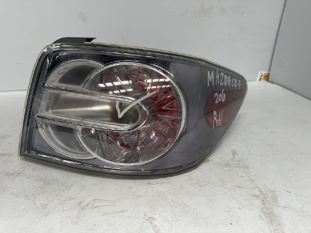 Rh Tail Light photo 4