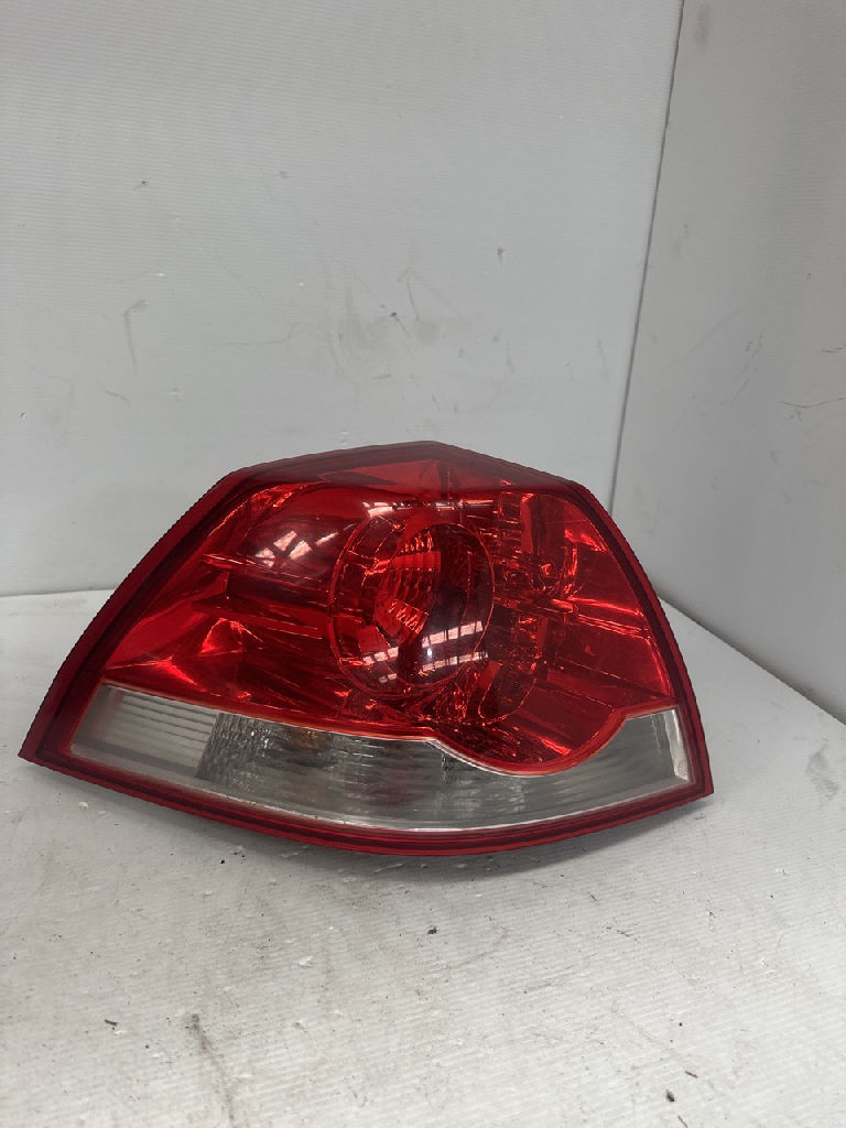 Lh Tail Light photo 2