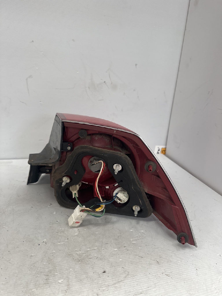 Lh Tail Light photo 3