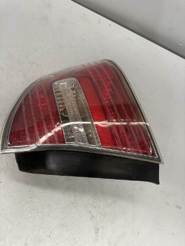 RH tail light photo 5