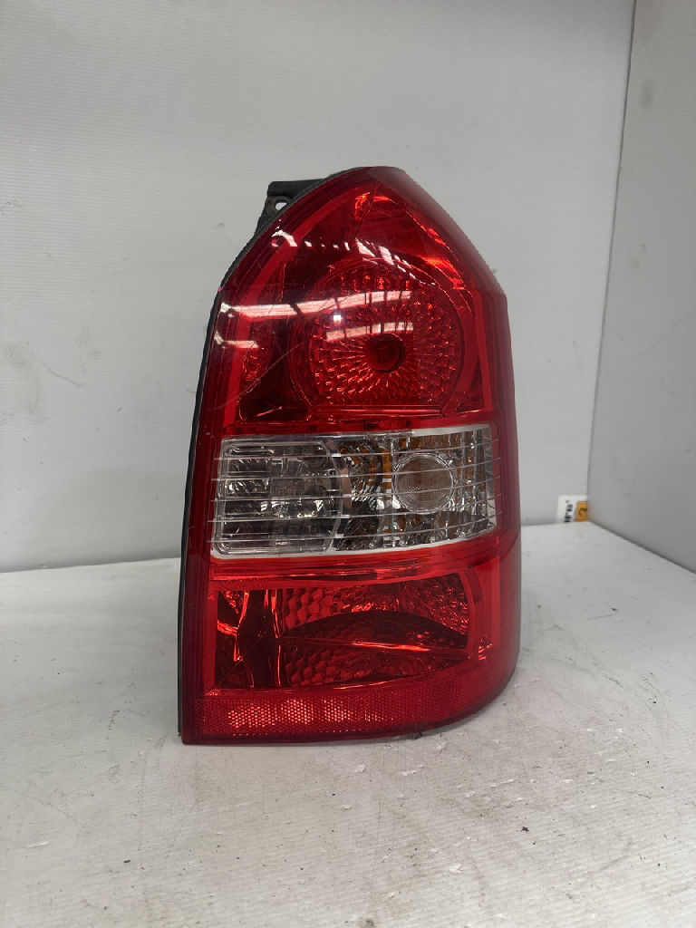 RH tail light photo 2