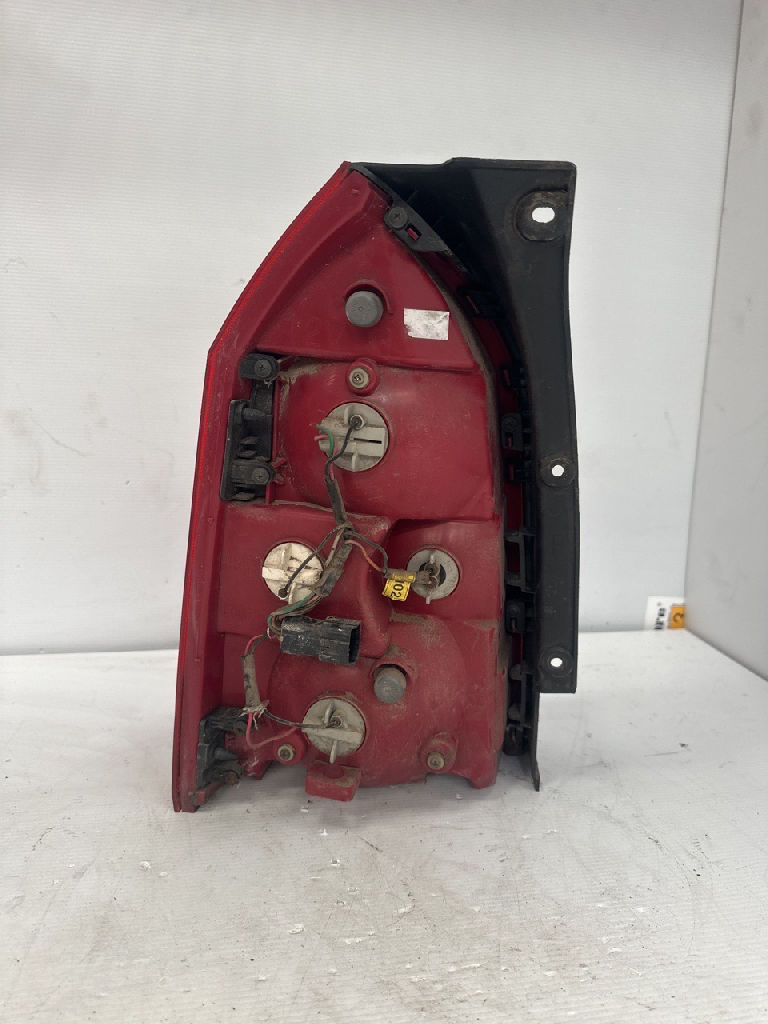 RH tail light photo 3