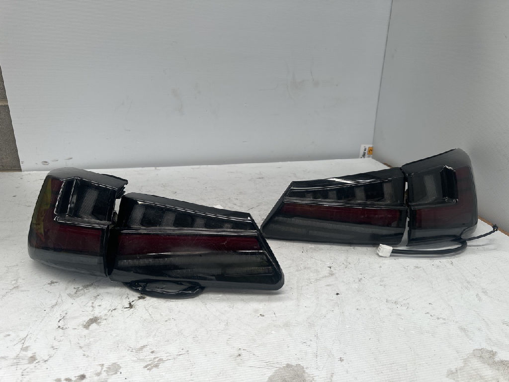 Tail Light Set