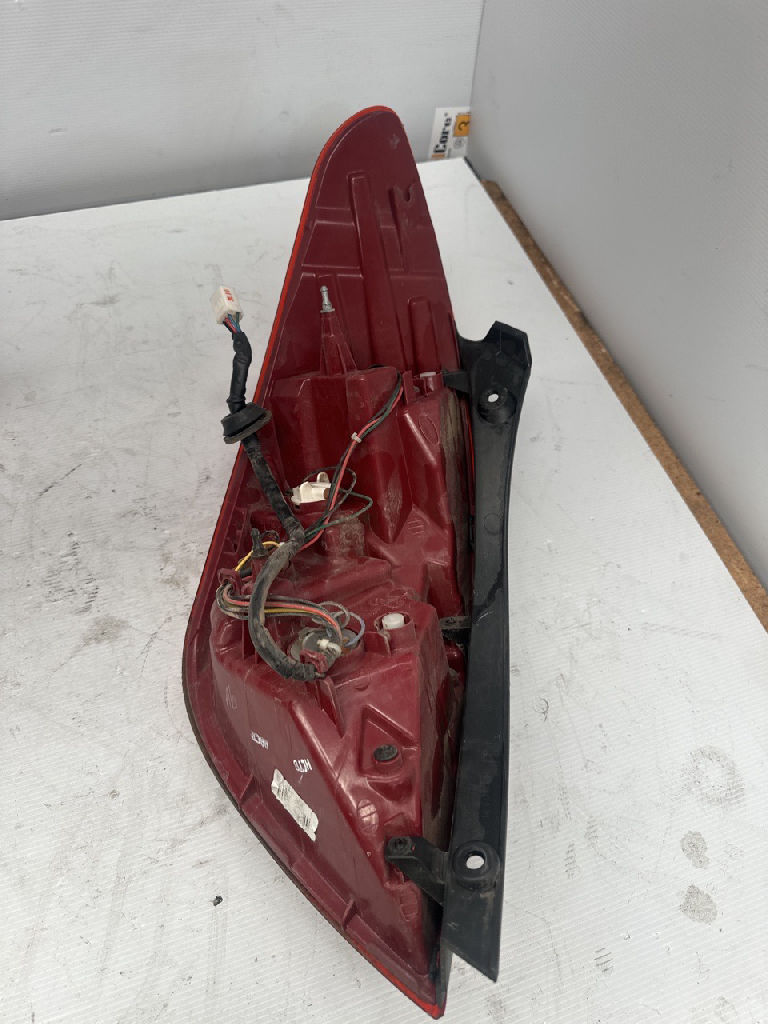 RH tail light photo 4
