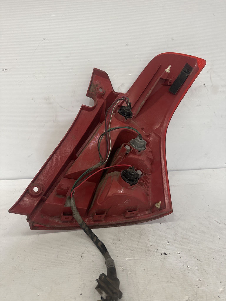 Lh Tail Light photo 4