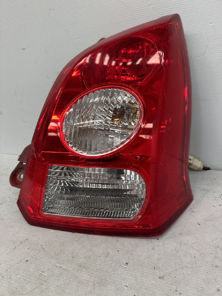 RH tail light photo 2