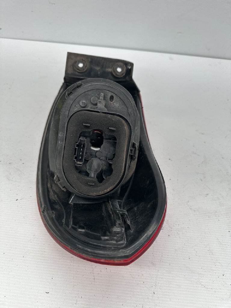 Lh Tail Light photo 4