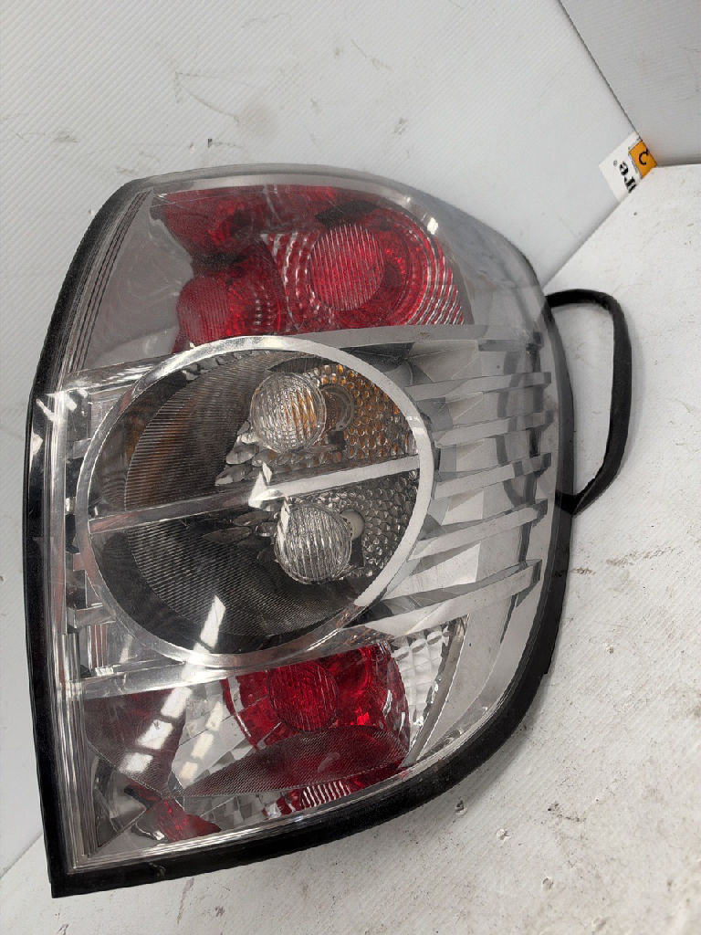 RH tail light photo 3