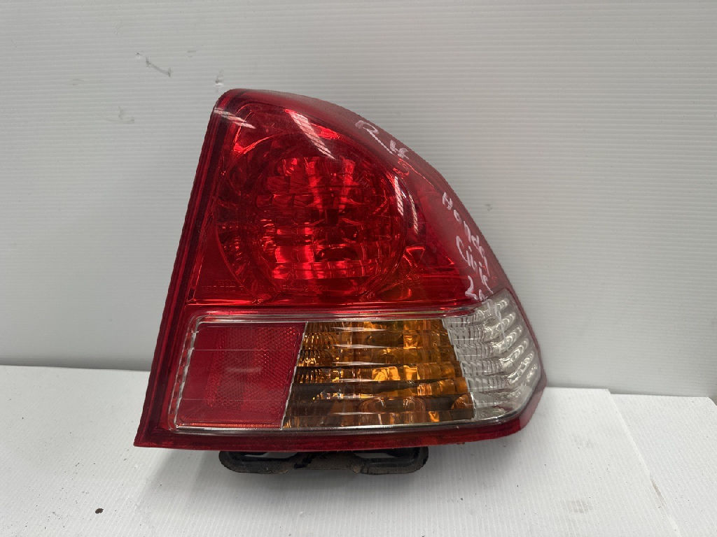 Rh Tail Light photo 3