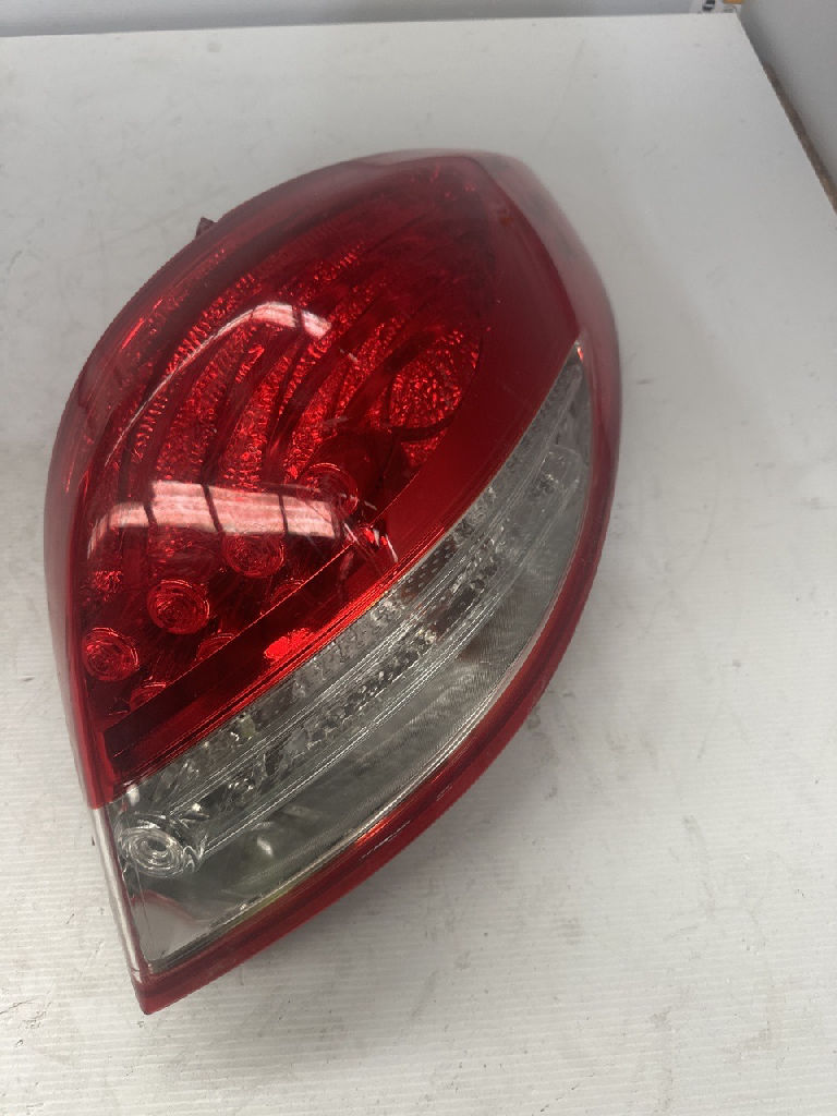 RH tail light photo 3