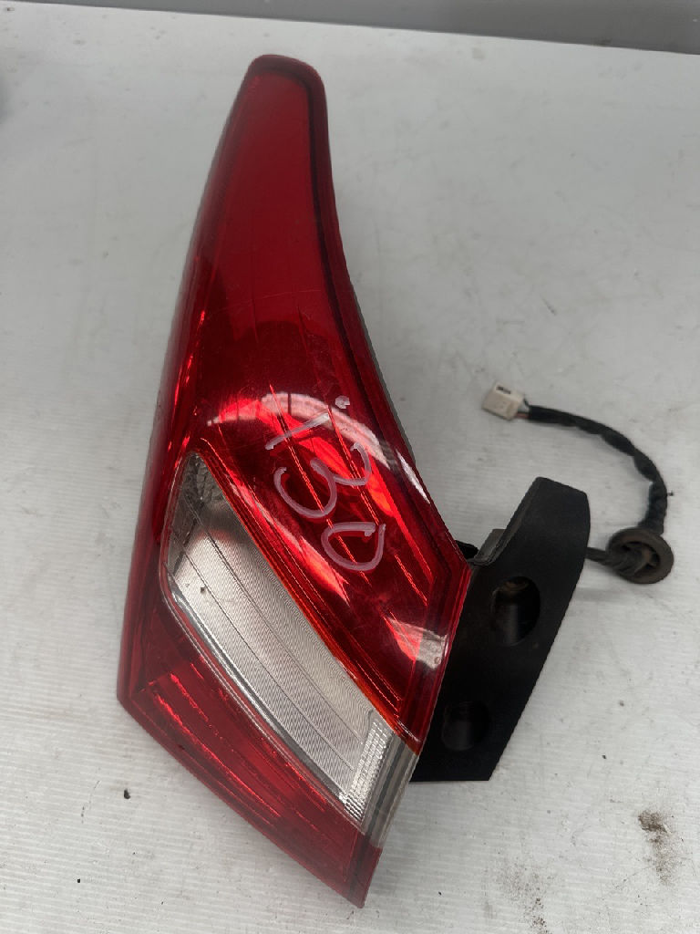 Lh Tail Light photo 2