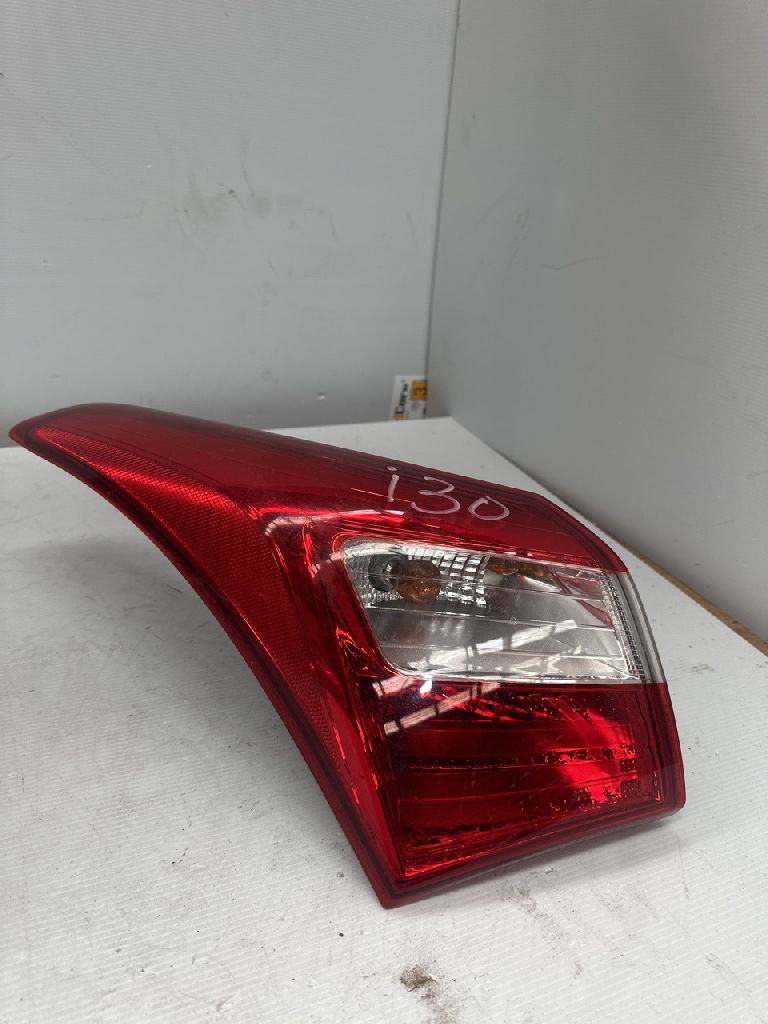 Lh Tail Light photo 3
