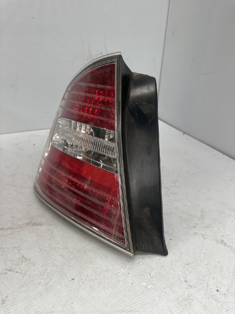 Lh Tail Light photo 2