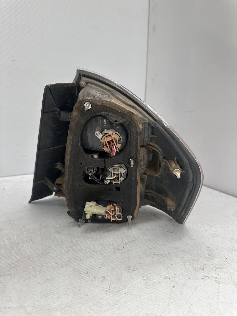 Lh Tail Light photo 4